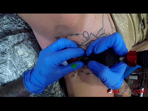 ❤️ Extrem tattooed Hottie Sully Savage krut en Tattoo op hirem Klitoris ❤❌ Porno vk op lb.pornado-co.ru
